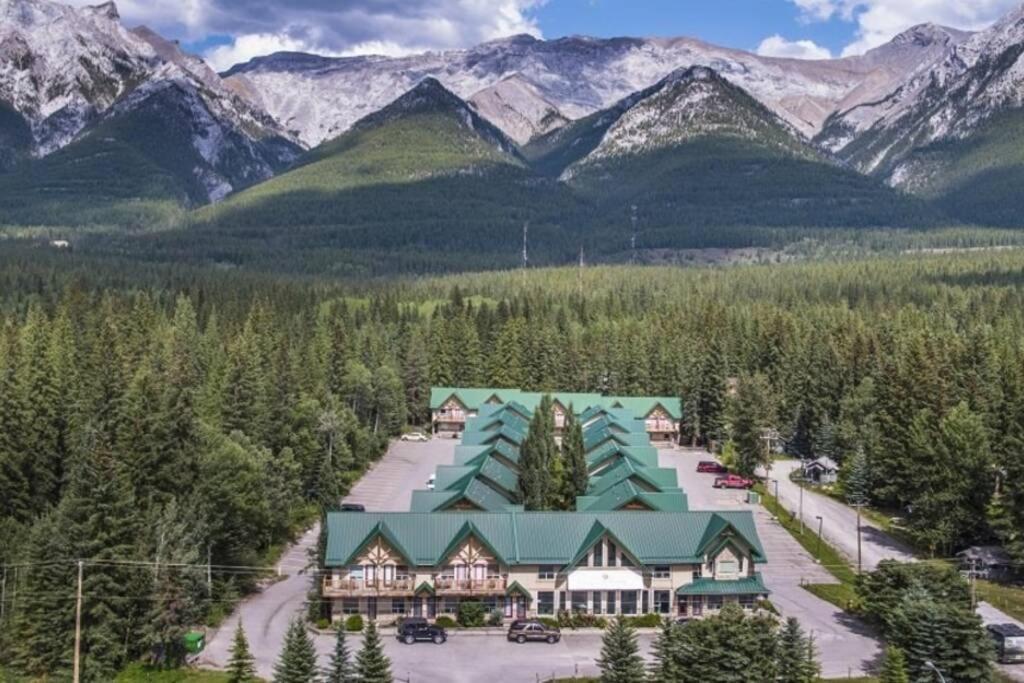 Mountainview -Privatechalet Sleep7- 5Min To Dt Vacation Home Canmore Dış mekan fotoğraf
