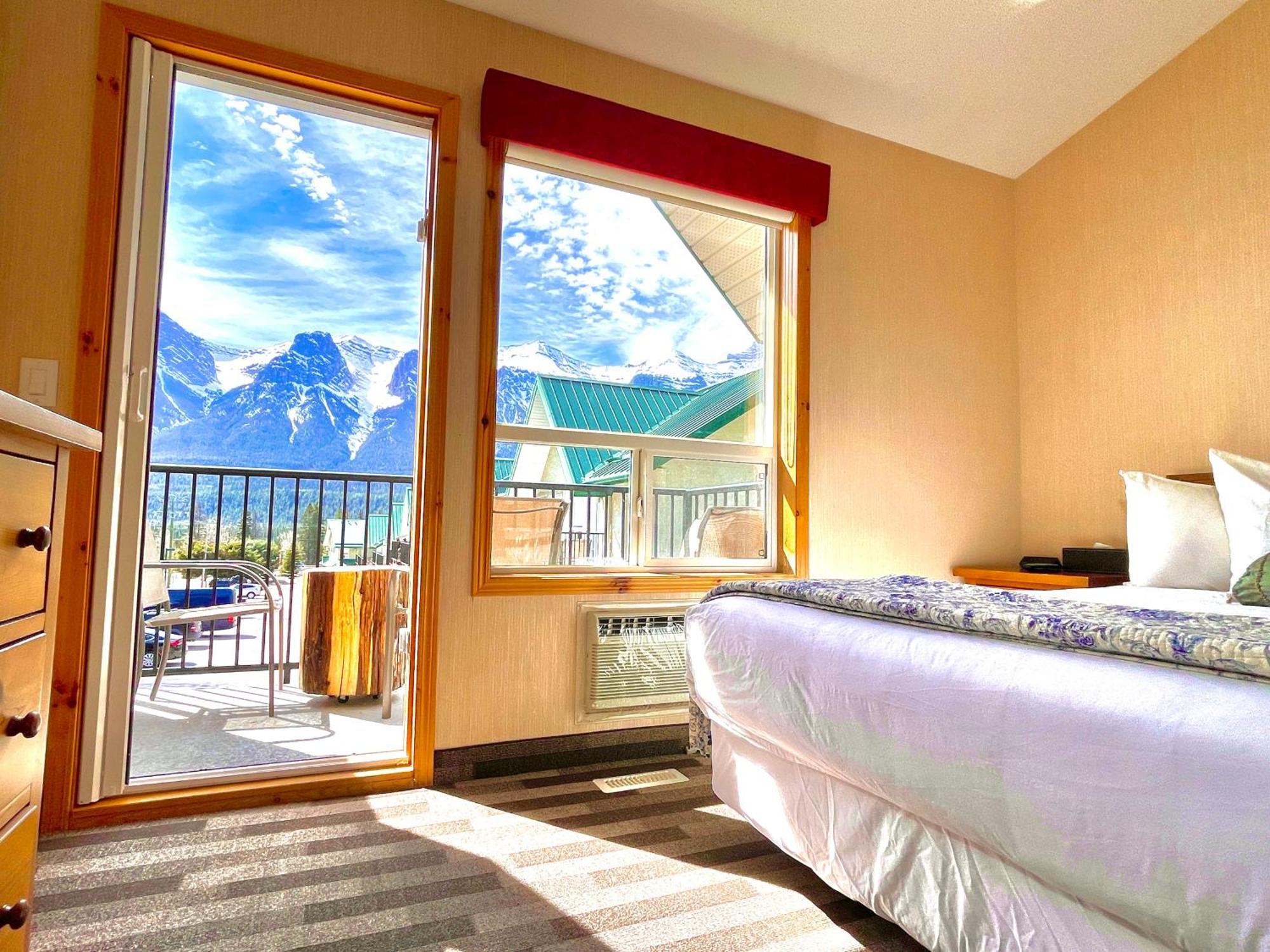 Mountainview -Privatechalet Sleep7- 5Min To Dt Vacation Home Canmore Dış mekan fotoğraf